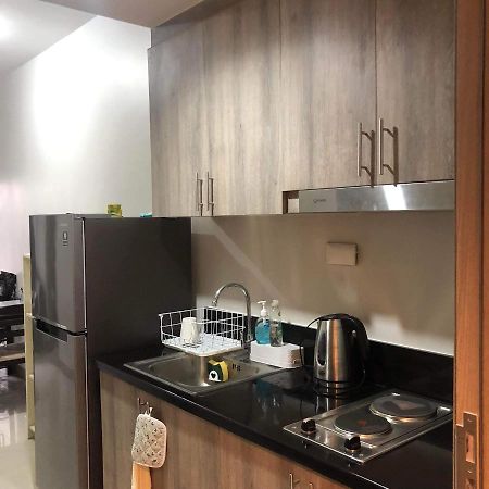 Condo Staycation Near Mall Of Asia Manila Exterior photo